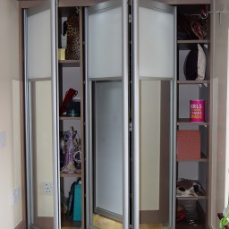 Bi-fold and hinged door wardrobe