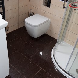 Quartz brown and cream Bathroom 